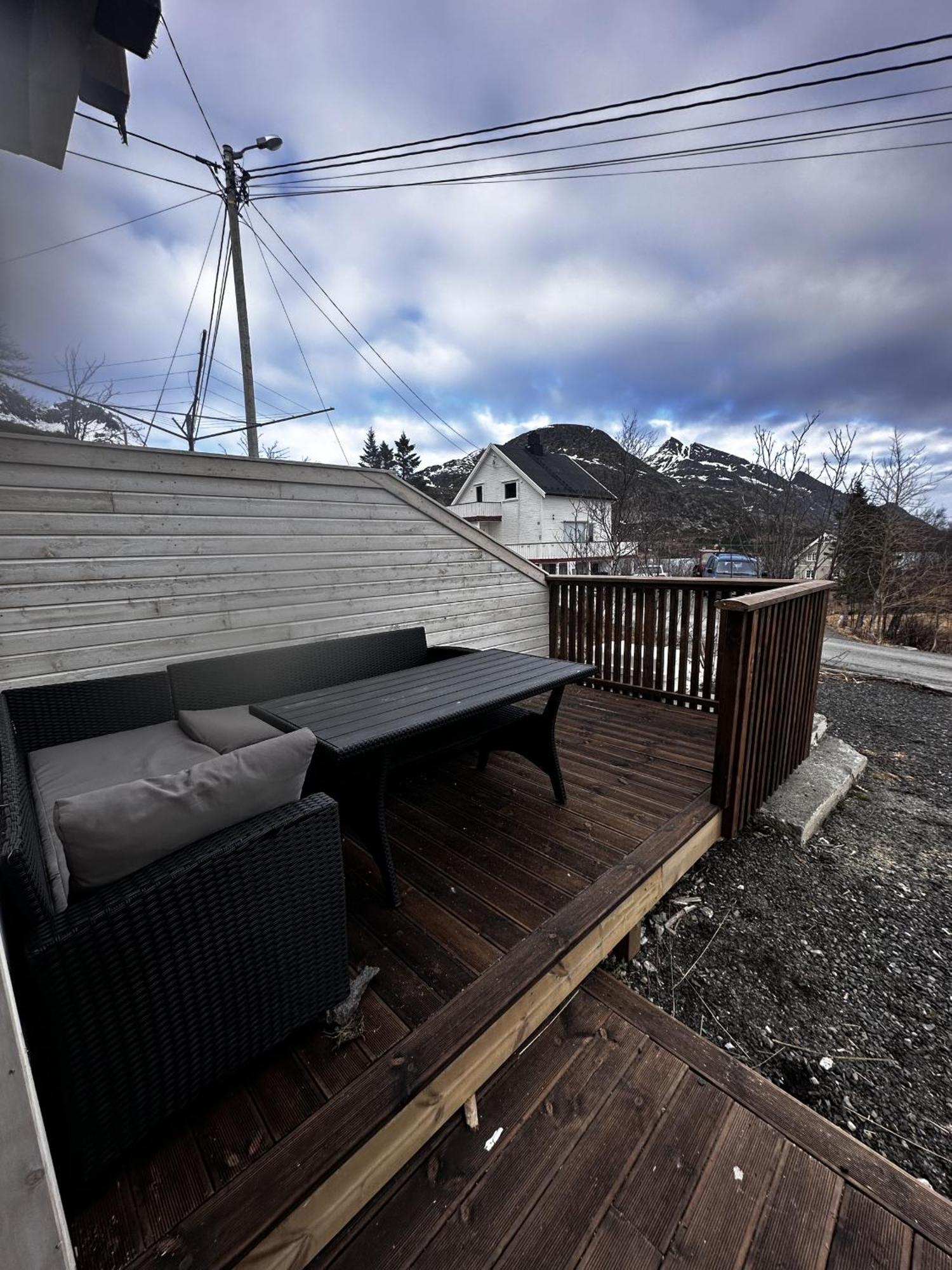 Kb Basement Apartment Sørvågen المظهر الخارجي الصورة